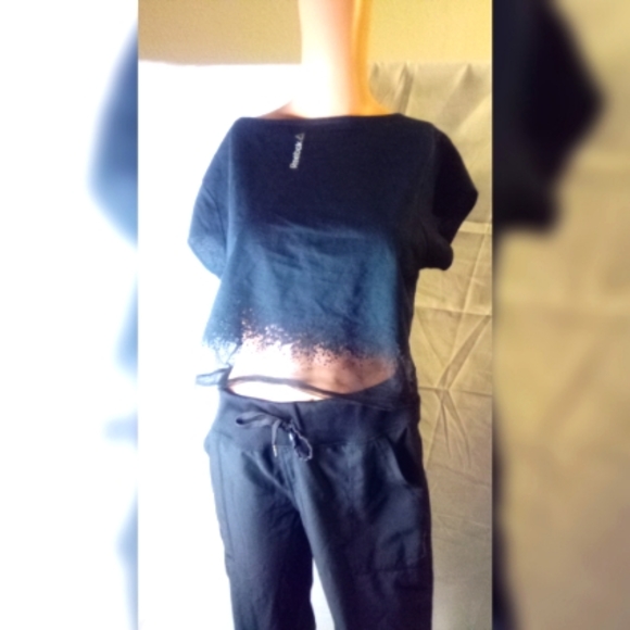 Reebok 2 piece set in black - Picture 3 of 3